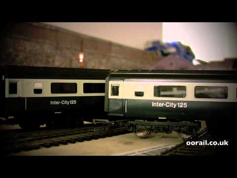 Hornby BR Eastern Region HST: Mk3 TS Coaches with Lighting