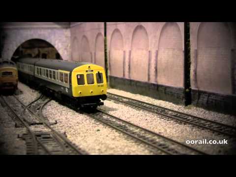 Hornby Class 101 3 car DMU Review - R3146 OO Gauge Model